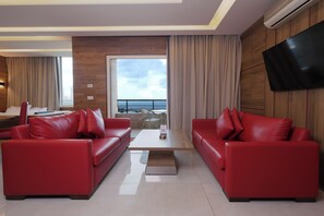 Suite – superior | Minibar, safe på rommet, skrivebord og blendingsgardiner