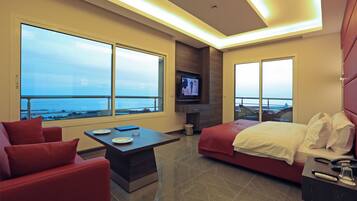 Minibar, in-room safe, desk, blackout drapes