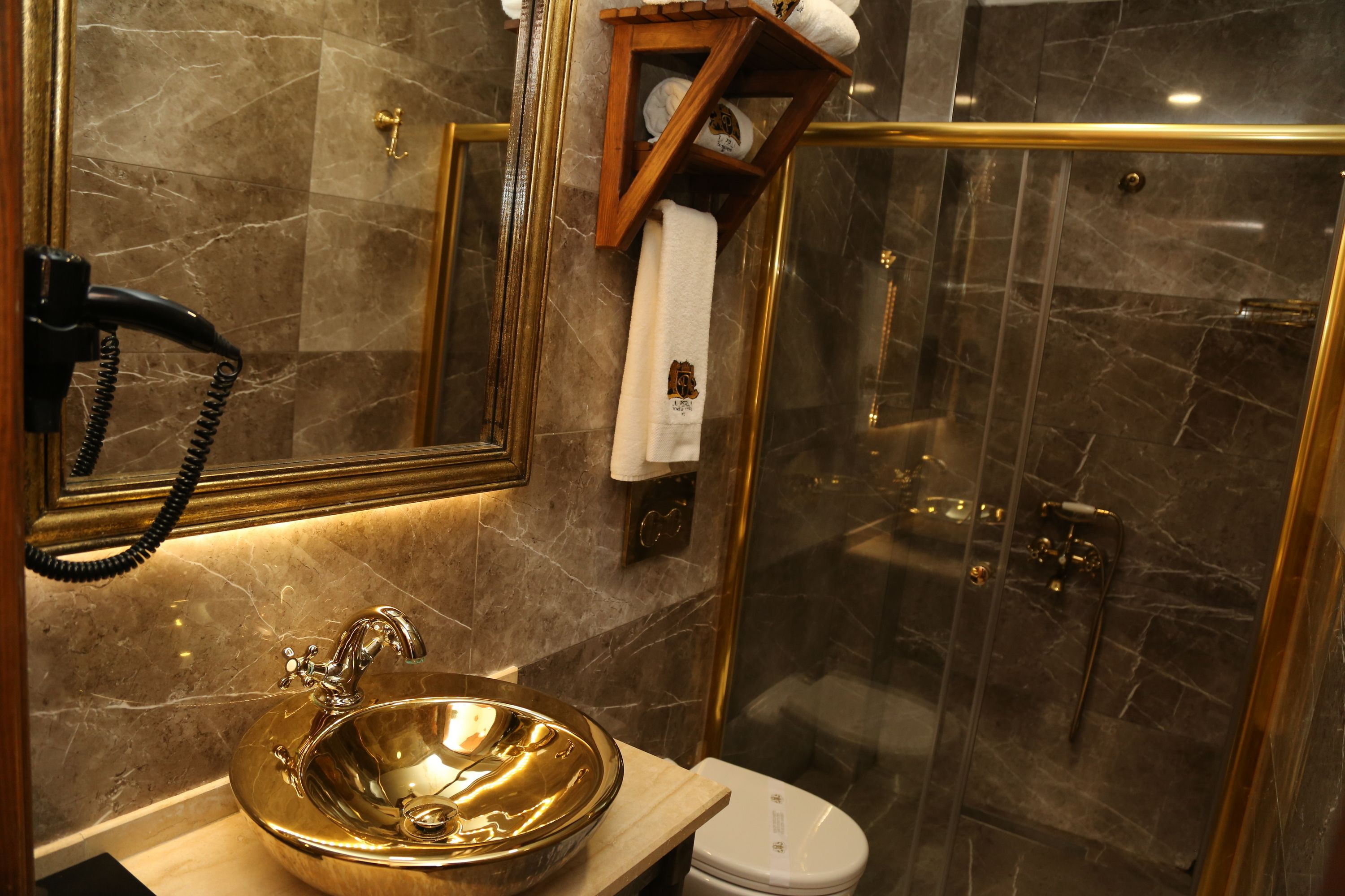 family suite | bathroom amenities | shower, free toiletries, hair dryer, slippers