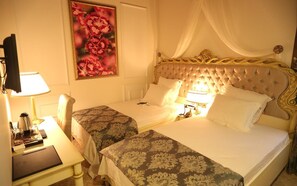 Standard Twin Room | Minibar, in-room safe, desk, soundproofing - La Perla Premium Hotel - Special Class (Iskenderun)