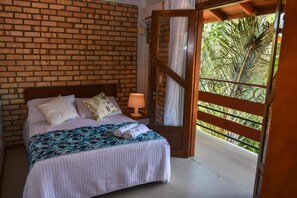 迷你吧、免费 WiFi、床单