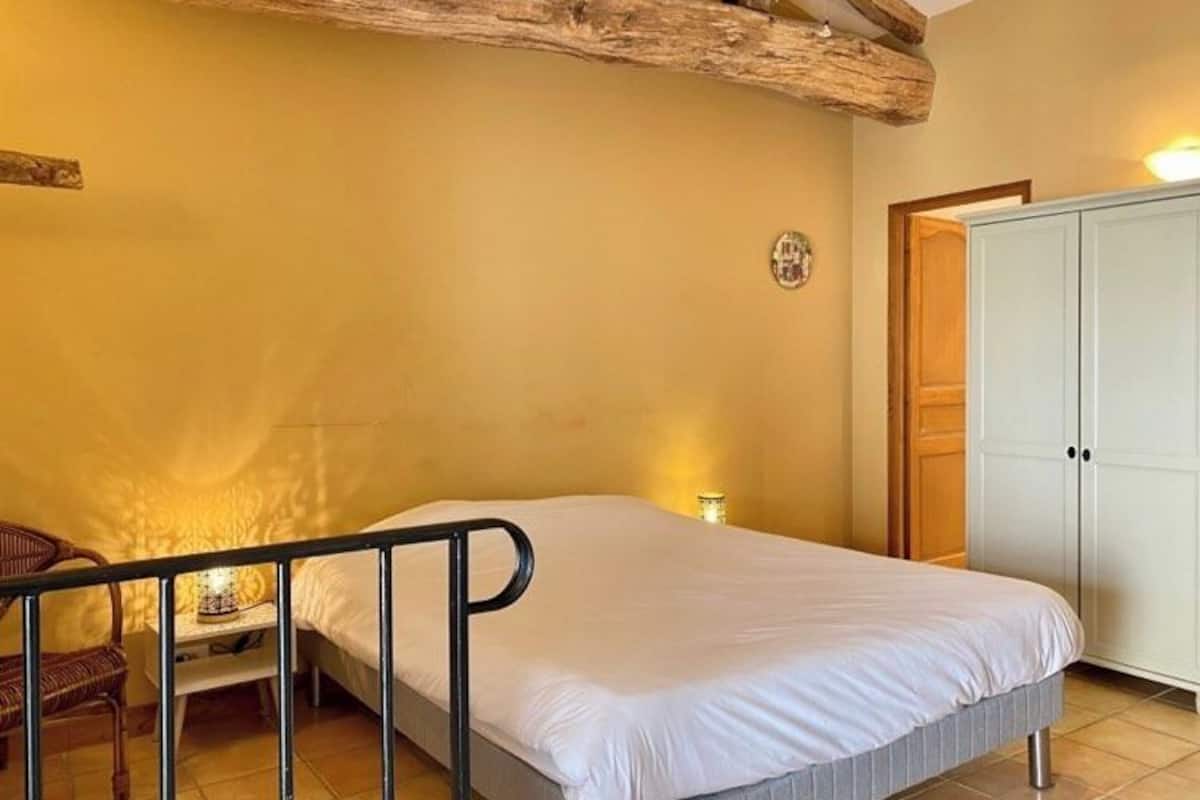 Studio, zum Innenhof hin (2 adults)