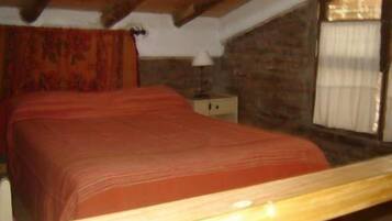 1 bedroom, WiFi (free), bed sheets