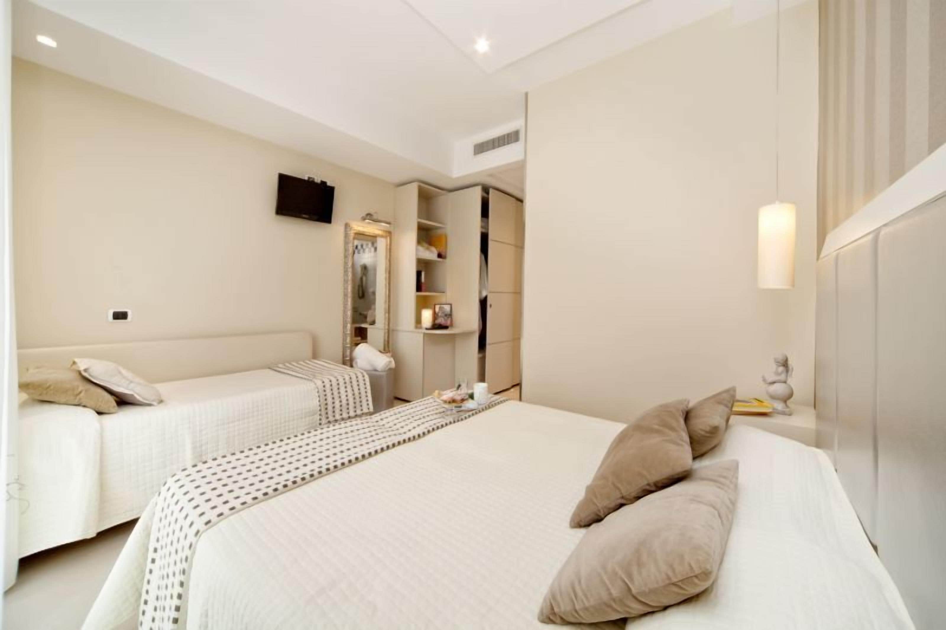 in-room safe, individually decorated, individually furnished, desk