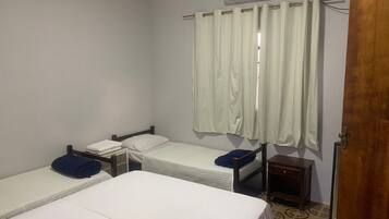 Kamar Keluarga | Minibar, Wi-Fi gratis, dan seprai linen