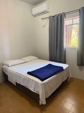 Minibar, wifi gratis y ropa de cama 