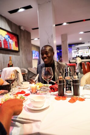 每日供应欧陆式早餐（每人 EUR 7.63）