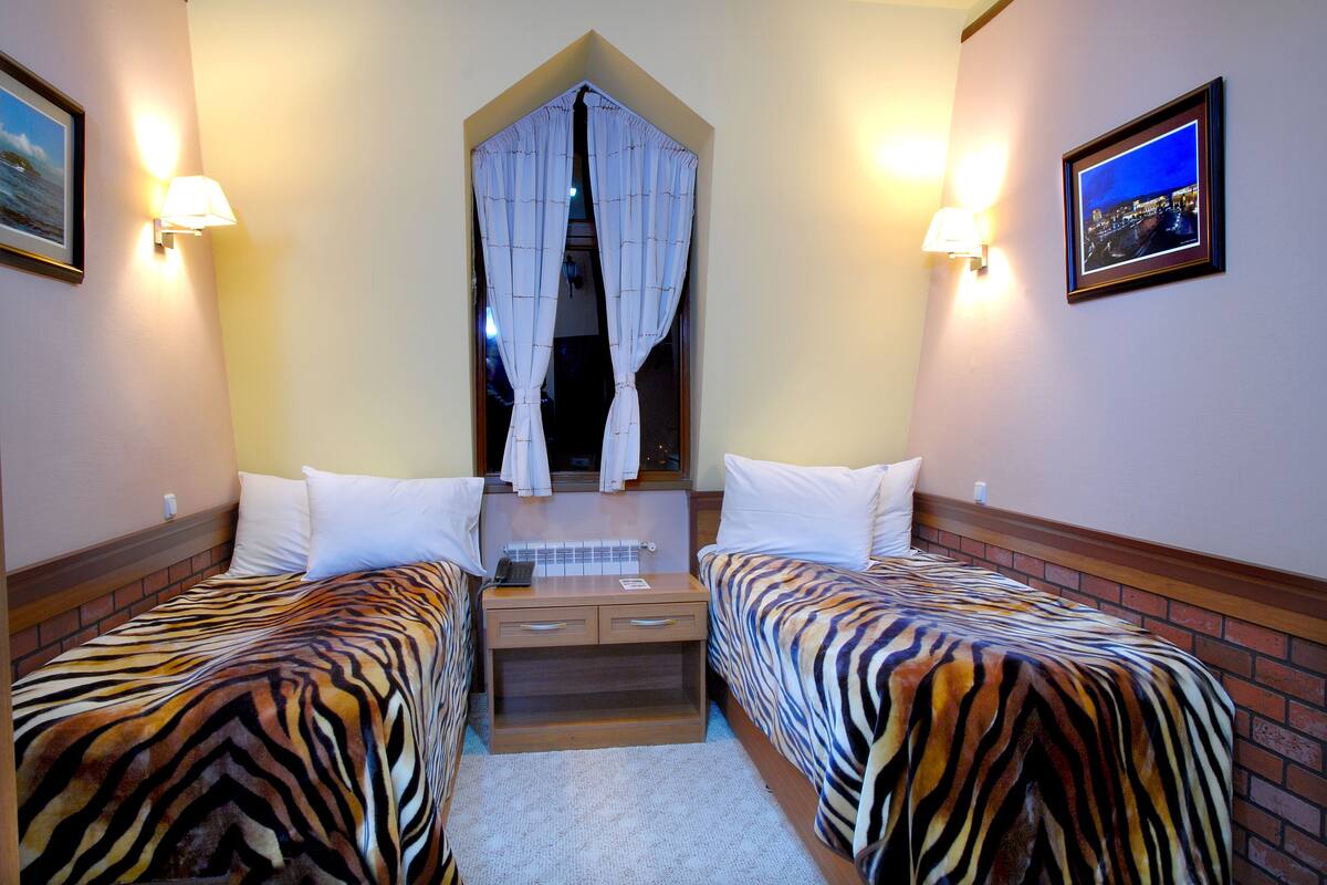 Chambre Standard Double ou avec lits jumeaux (Attic,No elevator)