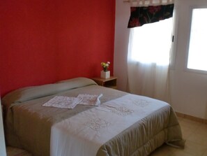 Cabin (8 People) | Iron/ironing board, free WiFi, bed sheets - Camilo Casa de Campo (La Consulta)