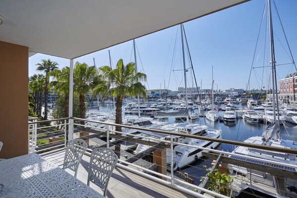 Apartamento superior, 1 habitación | Terraza o patio