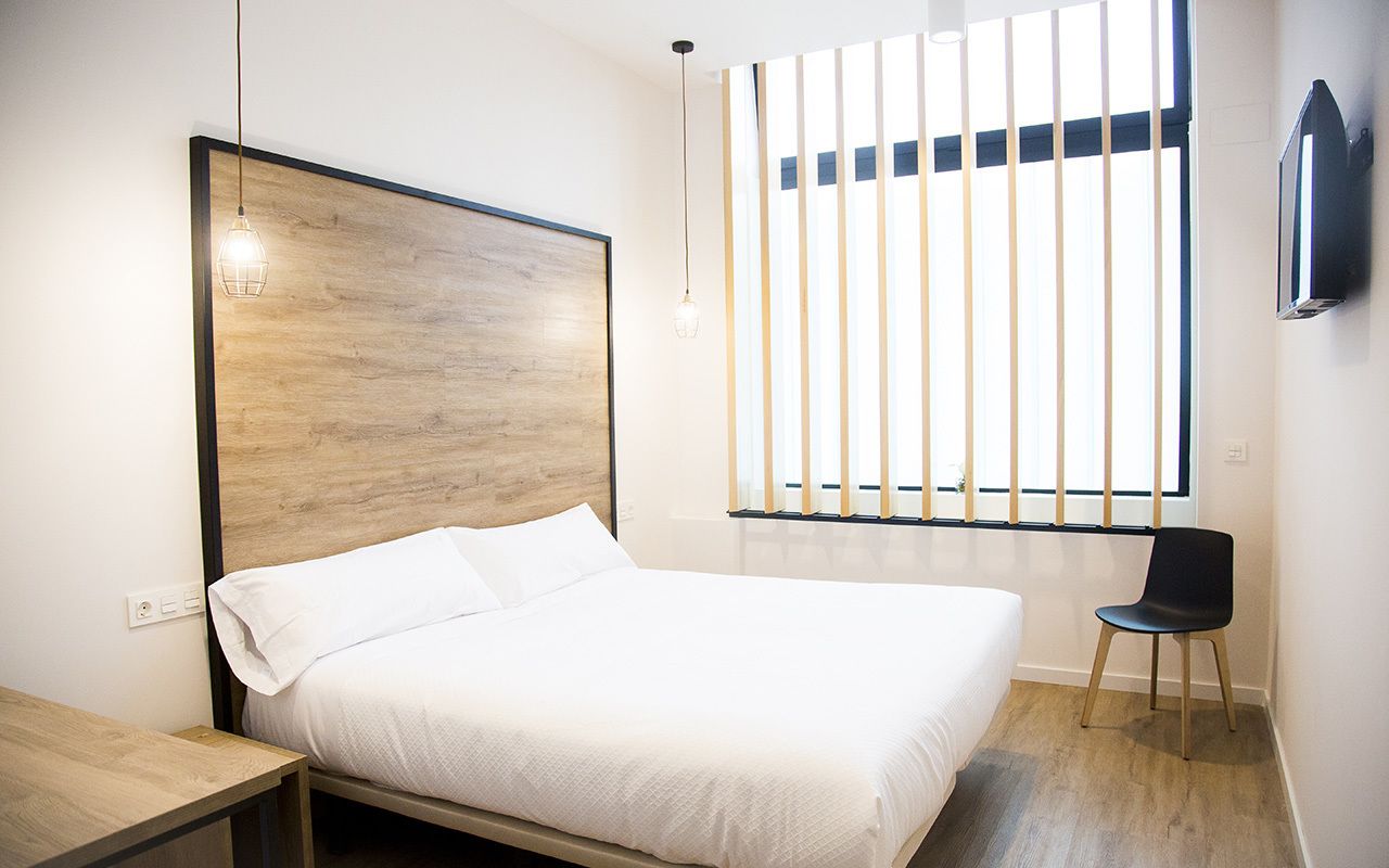 Habitación doble | Escritorio, wifi gratis, ropa de cama