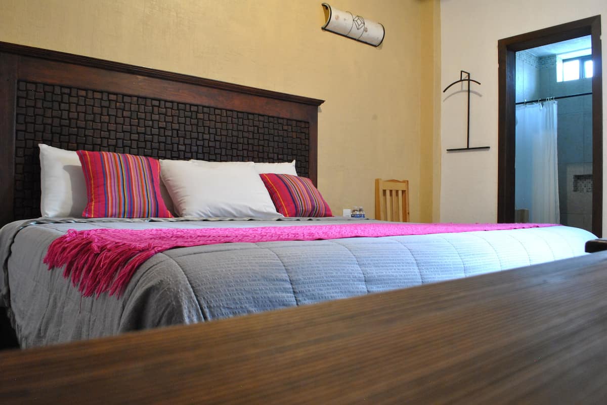 Double Room, 1 King Bed | Iron/ironing board, free WiFi, bed sheets