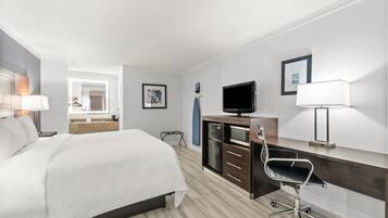Standardzimmer, 1 King-Bett, Nichtraucher | Hochwertige Bettwaren, Schreibtisch, Bügeleisen/Bügelbrett