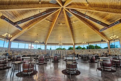 Mendelbaum Winery Guest Cabins