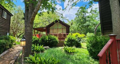 Mendelbaum Winery Guest Cabins