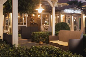 Bar (on property) - Kalamaki Beach Hotel - Zakynthos Island (Zakynthos)