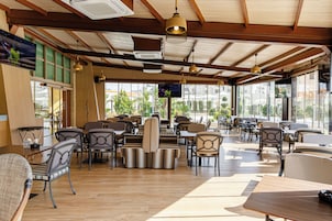 Daily buffet breakfast (USD 20.00 per person)