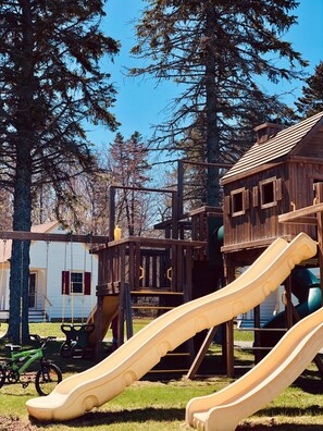 儿童活动区 - 室外