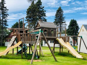 Área de juegos infantiles al aire libre