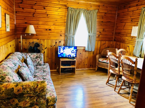 Comfort Cottage, 1 Bedroom, Kitchen, Courtyard View
