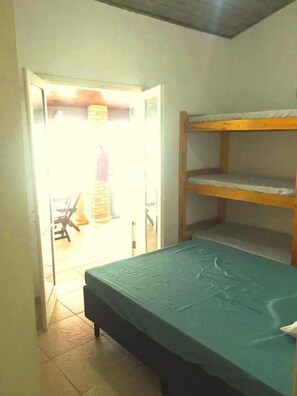 Iron/ironing board, free WiFi, bed sheets
