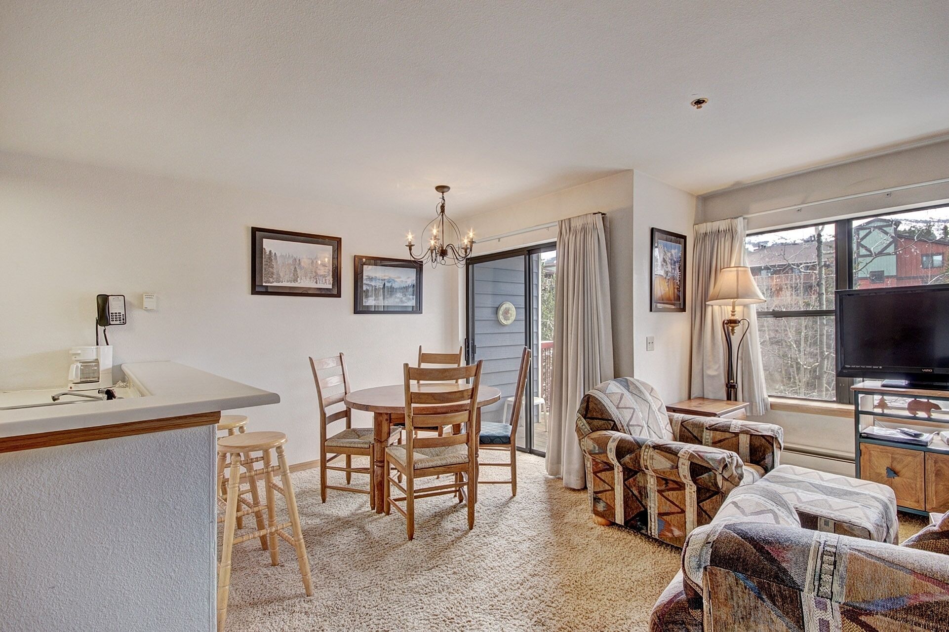 Condo, 2 Bedrooms | Dining
