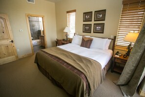 3 bedrooms, cots/infant beds, free WiFi, bed sheets - Perfect, Large Condo for Families of All Ages by RedAwning (Park City)