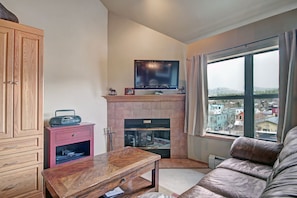 Living room - Winter Escape+loft Perfect Blend Of Mountain + Town Sleeps 6 1 Bedroom Condo by RedAwning (Breckenridge)