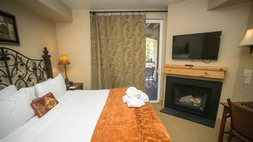 Condo, 2 Bedrooms | 2 bedrooms, cribs/infant beds, free WiFi, bed sheets