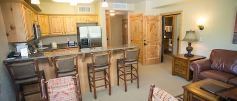 Condo, 2 Bedrooms | Private kitchen