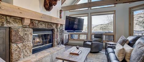 Townhome, 3 Bedrooms | Living area