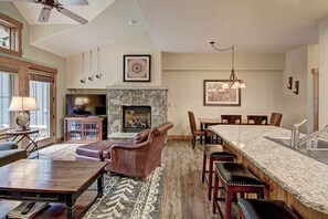 Townhome, 2 Bedrooms | Private kitchen - Ski-in 2br  W/luxe Decor Steps To Winter Activities 2 Bedroom Townhouse by RedAwning (Breckenridge)