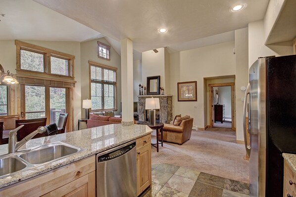 Townhome, 2 Bedrooms | Private kitchen - Vaulted Ceilings+rustic Luxury 2 Blocks To Main St- Sleeps 6 2 Bedroom Townhouse by RedAwning (Breckenridge)