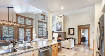 Vaulted Ceilings+rustic Luxury 2 Blocks To Main St- Sleeps 6 2 Bedroom Townhouse by RedAwning