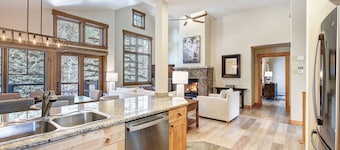 Vaulted Ceilings+rustic Luxury 2 Blocks To Main St- Sleeps 6 2 Bedroom Townhouse by RedAwning
