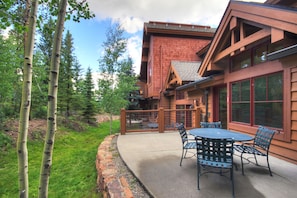 Townhome, 2 Bedrooms | Outdoor dining