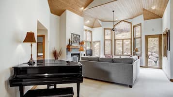 Townhome, 4 Bedrooms | Interior