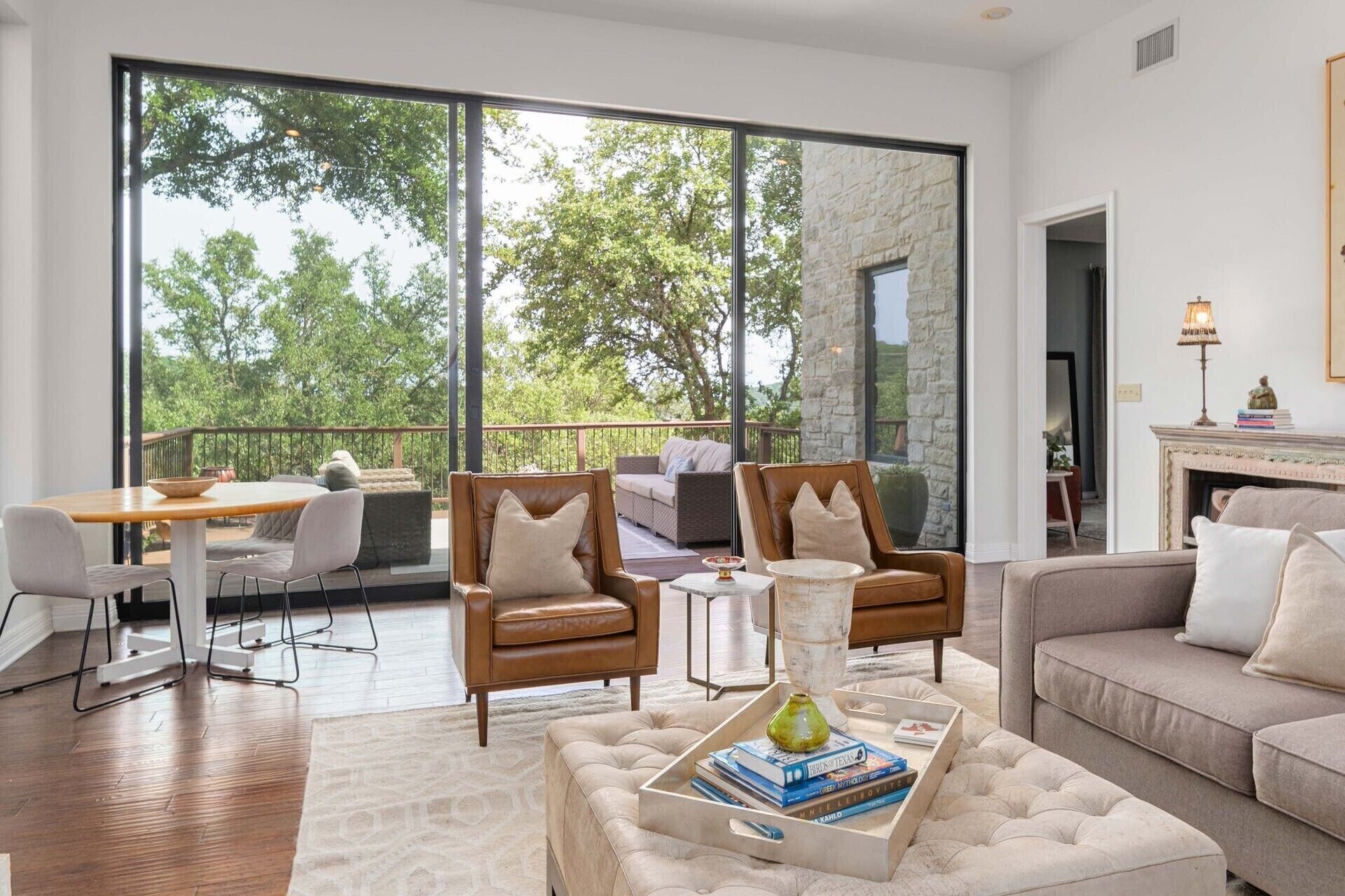 电视、壁炉、办公室