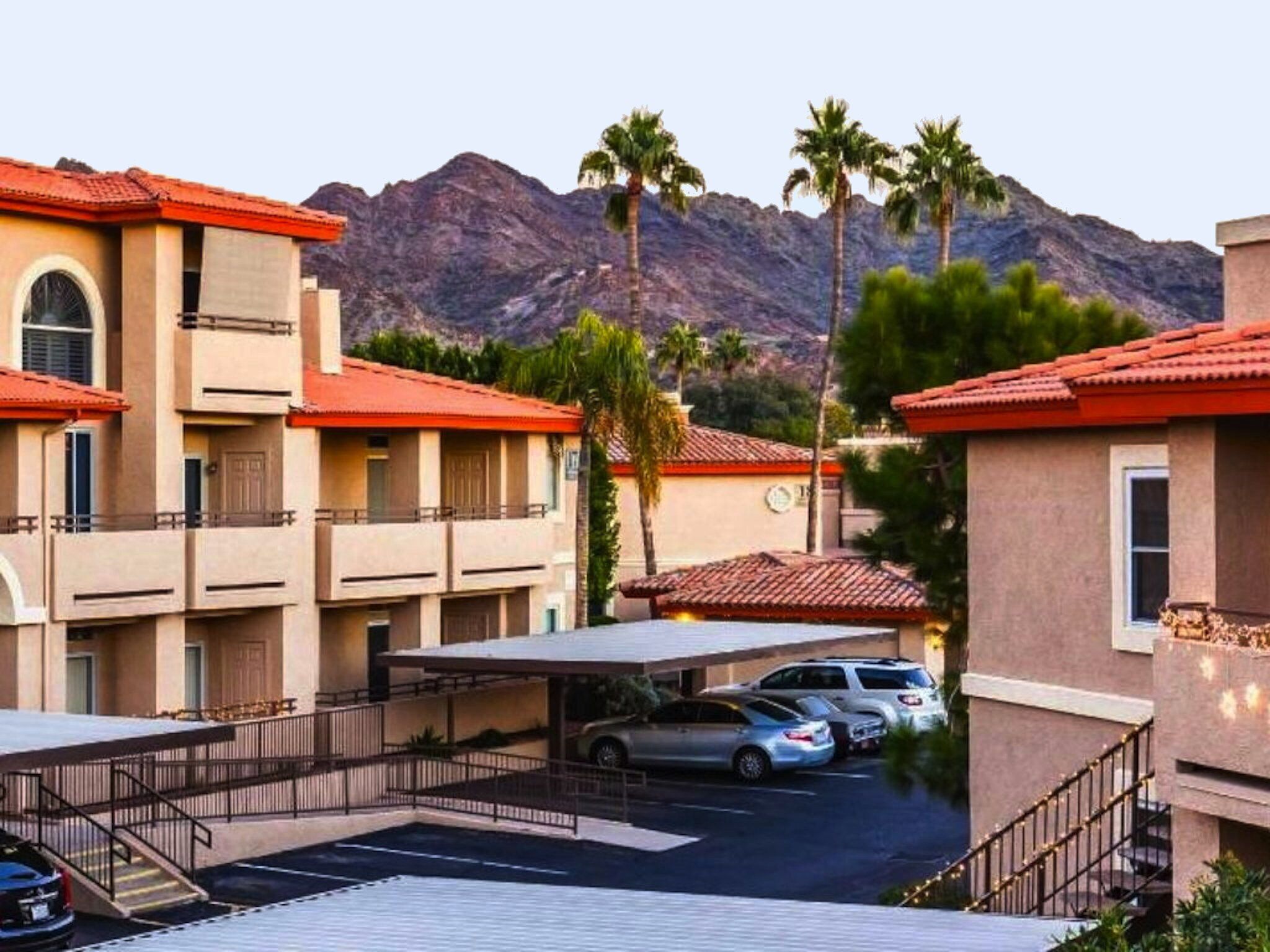 Private Resort Community w/3 Heated Pools/Spas -- ½ mile Walk to N. Mtn. Hiking!