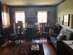 TV connectée, livres, médiathÚque, chaßne hi-fi