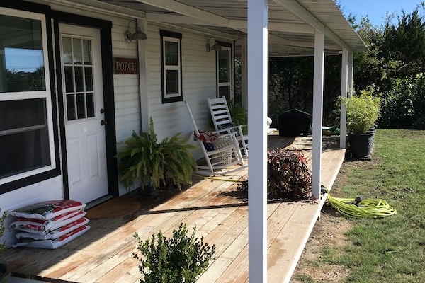 Great porch for relaxing!