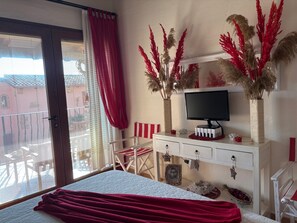 2 chambres, fer et planche à repasser, lit parapluie, Wi-Fi gratuit