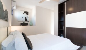 4 chambres, coffres-forts dans les chambres, bureau