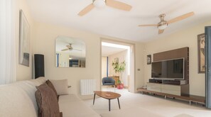 Smart TV, DVD player, printers - Deluxe house with a view - Private Pool (Fortuna)