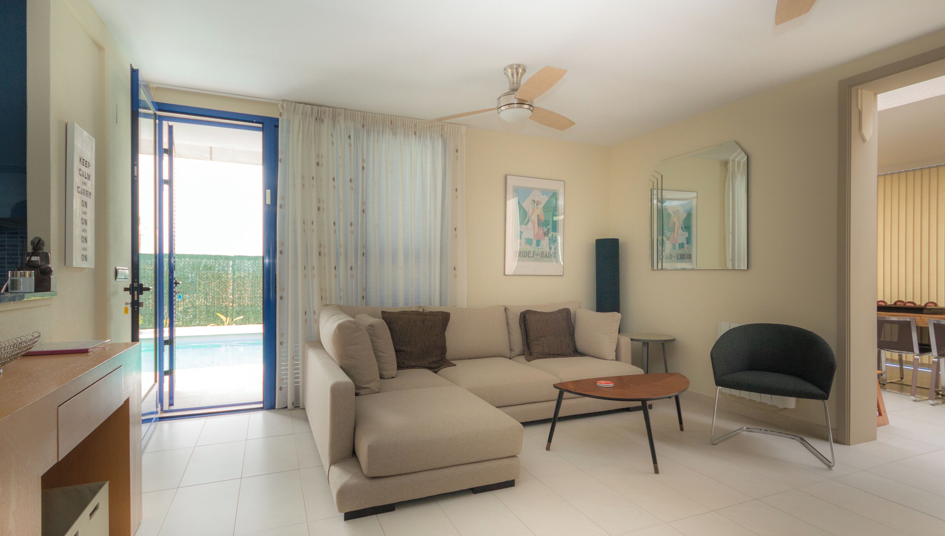 Smart-tv, een dvd-speler en een printer