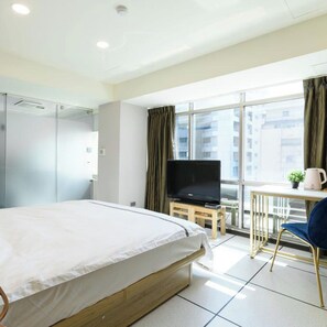 1 bedroom, premium bedding, down comforters, pillowtop beds - Taipei MRT Luxury Apartment(Monthly Stay) (Taipei)