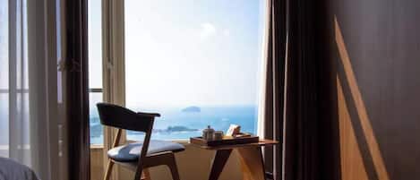 Luxury Double Room, 1 King Bed, Balcony, Ocean View | Premium bedding, down comforters, pillowtop beds, free minibar