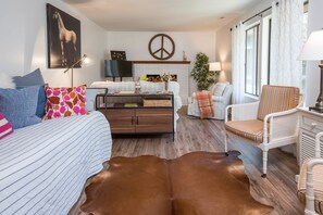2 slaapkamers, een strijkplank/strijkijzer, gratis wifi, beddengoed