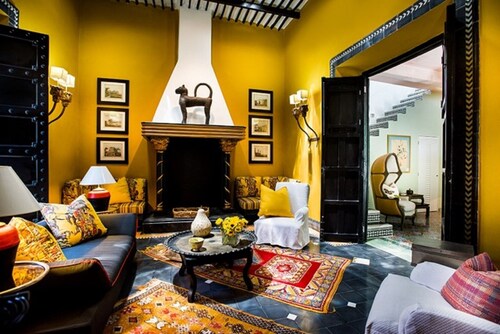 Enchanting 3 Room Duplex Casita With Roof Garden Deck In Centro Merida