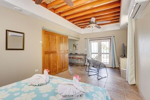 3 chambres, coffre-fort, fer et planche à repasser, lit de bébé portatif